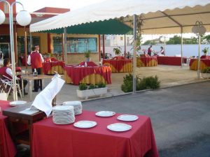 125_Terraza-del-salon-Restaurante-en-Huescar_1277